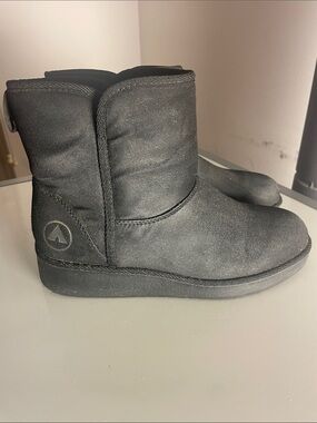Womens Black Air Walk Boots Size 7.5 Pre Owned